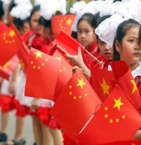 70 岁阿姨微信被封哭诉会孤独终老，怎么看待老年人沉迷手机现象？游戏画面