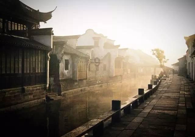 当观众和演员的想象力在剧场上空汇聚时 可能戏剧就产生了